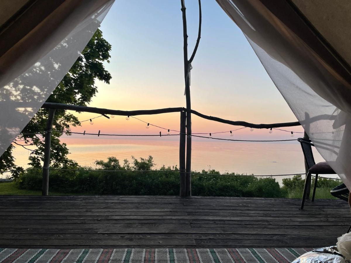 Luxury tent Mereaeaere Glamping Ja Rannamaja