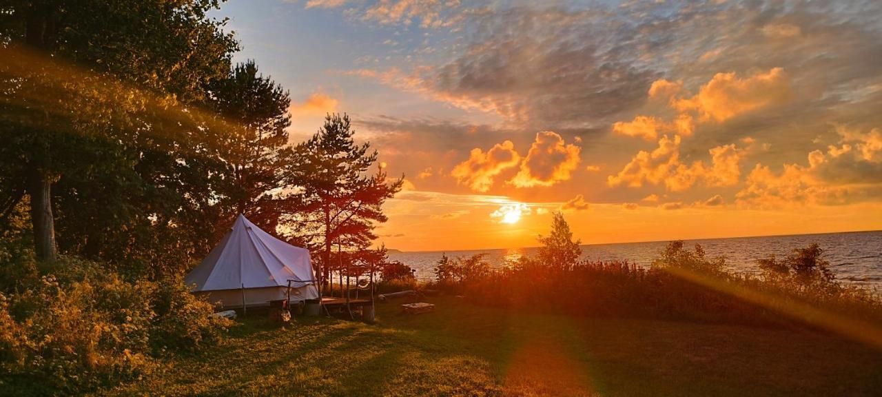 Mereaeaere Glamping Ja Rannamaja Luxury tent Liimala